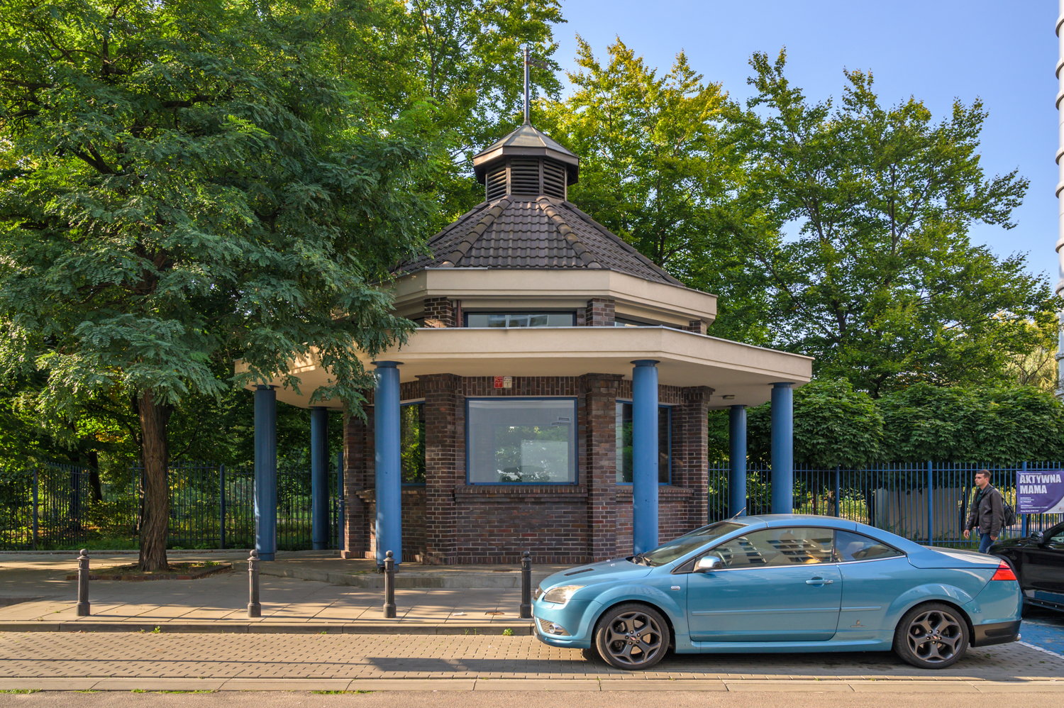 Zdjęcie architektury budynku Ujęcie wody oligoceńskiej